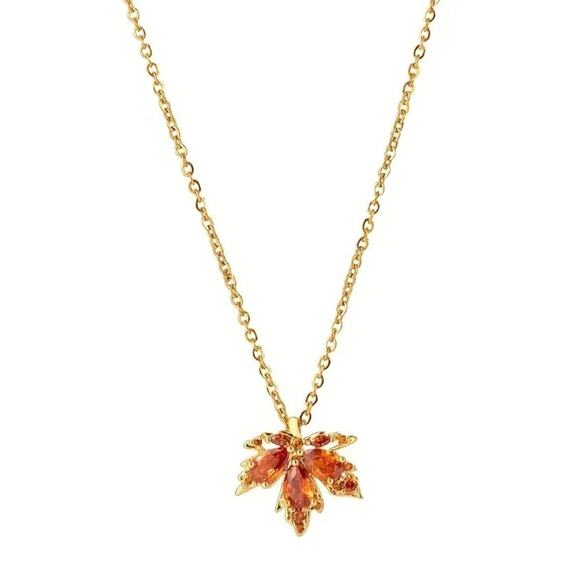 18K Gold Plated Maple Leaf Pendant Necklace Chic Floral Style Fashion Style NEW - Picture 1 of 9